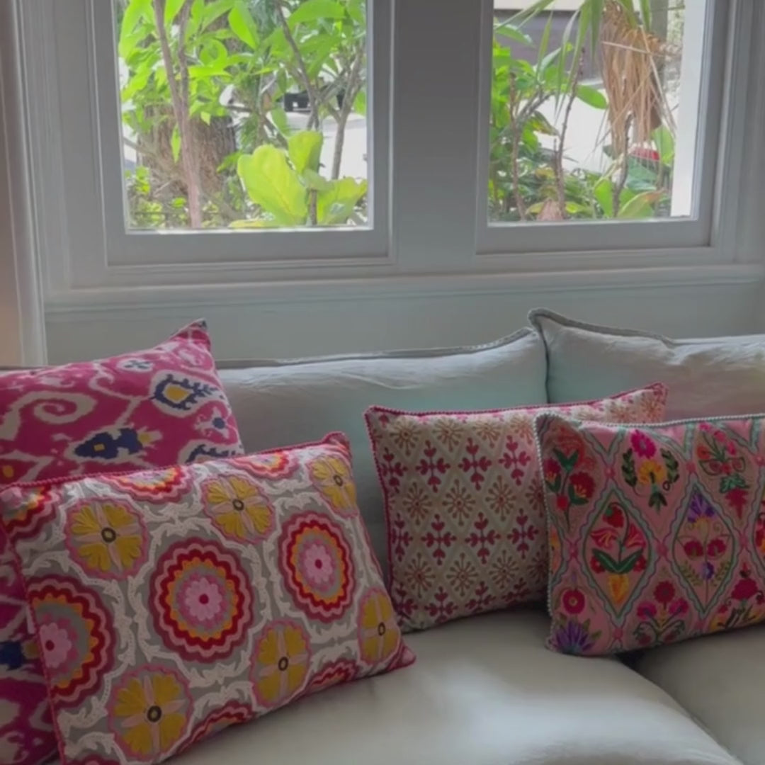 Load video: Lumbar Cushion - Georgia - Multicolour